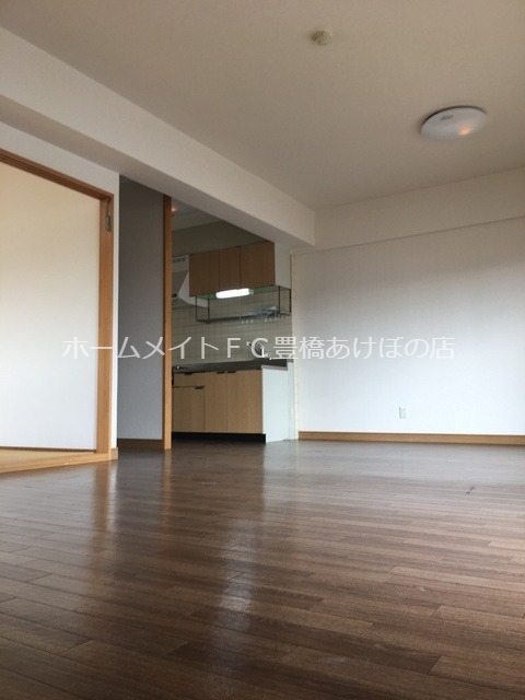 居室・リビング　同型別部屋写真