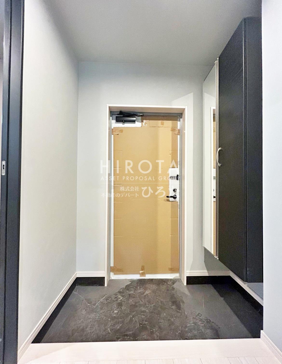 玄関　※建築中のため同タイプ部屋のお写真です