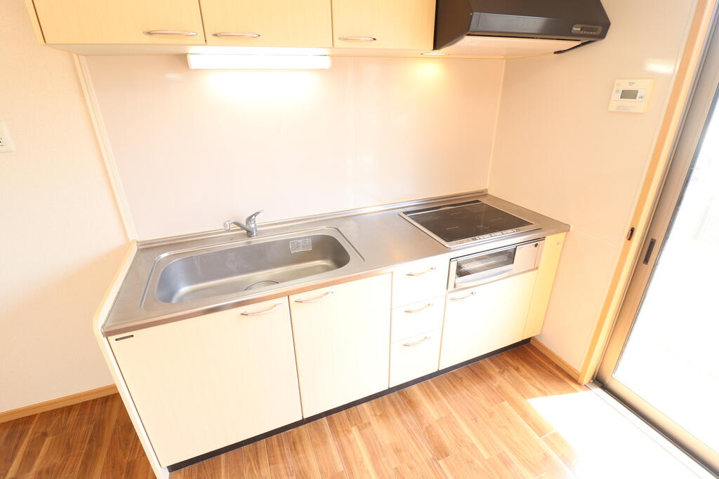 キッチン　IHクッキングヒーター☆