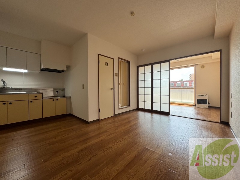 居室・リビング　広くてキレイなお部屋が広がっていて、充実した生活が送れそう。