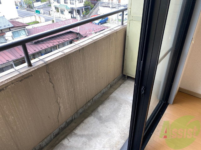 バルコニー　バルコニーはこちらです。十分な広さがございますね