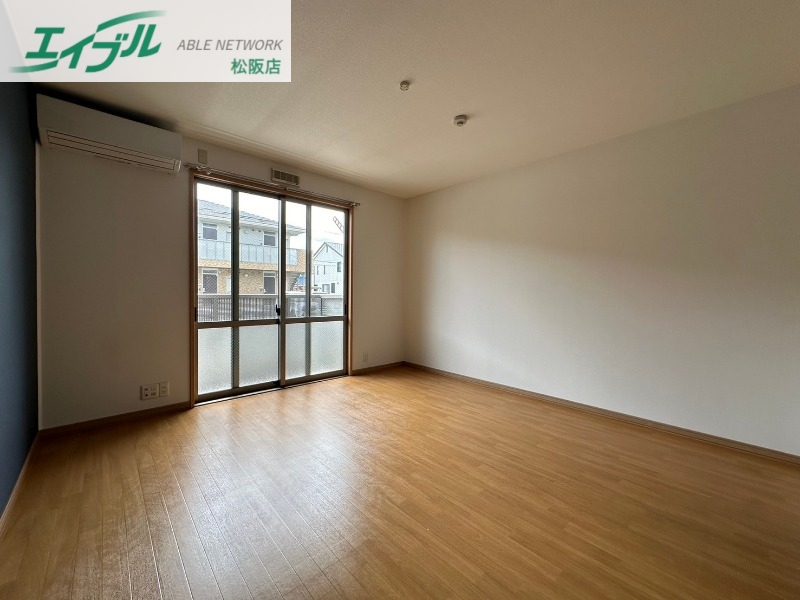 居室・リビング　同型参考写真