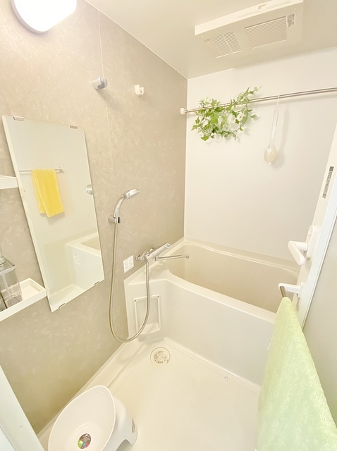 バス・シャワールーム　浴室乾燥・暖房・２４時間換気機能付