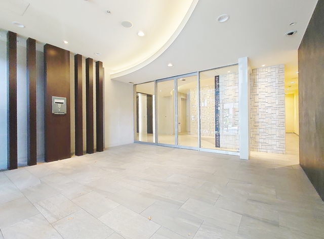 エントランス　エントランス・防犯カメラ・ＴＶモニターホン連動オートロック