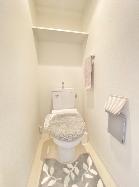 トイレ　暖房便座付シャワートイレ