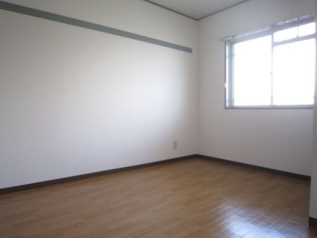 その他部屋・スペース　★洋室６帖★