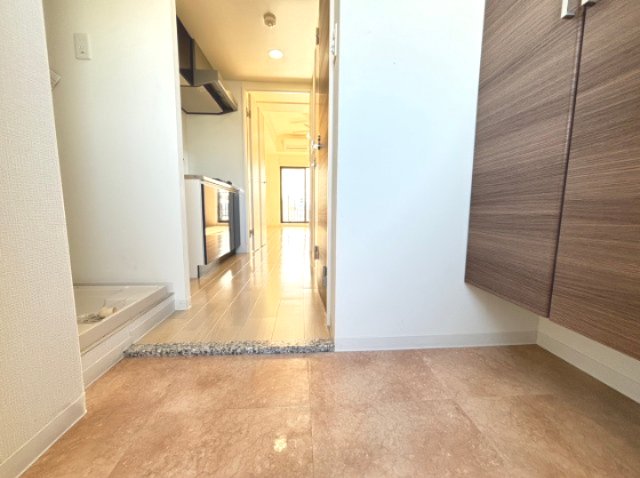 玄関　詳細は、RISUMO江坂本店までお問合せください♪