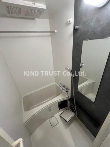 バス・シャワールーム　落ち着いた空間のお風呂です