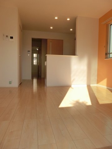 居室・リビング　【Ｐｉａｇｅｔ萩原】こちらのリビングで趣味の時間をお楽しみく