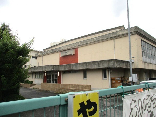 小学校　江南市立布袋小学校（小学校）まで965m