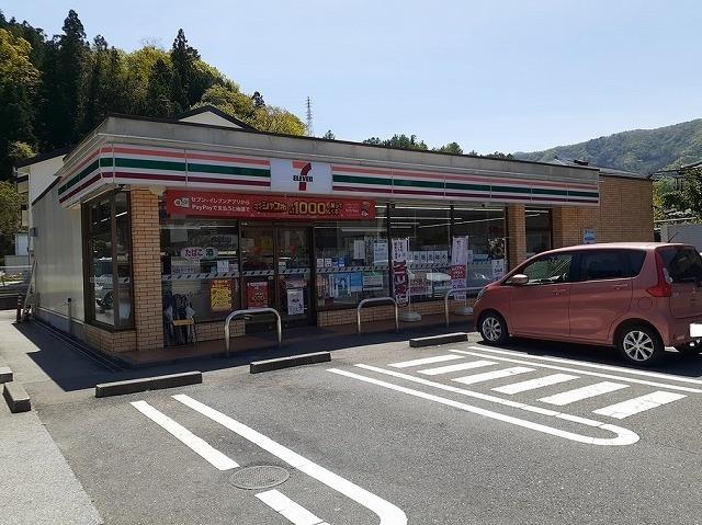 コンビニ　コンビニエンスストア（コンビニ）まで1900m