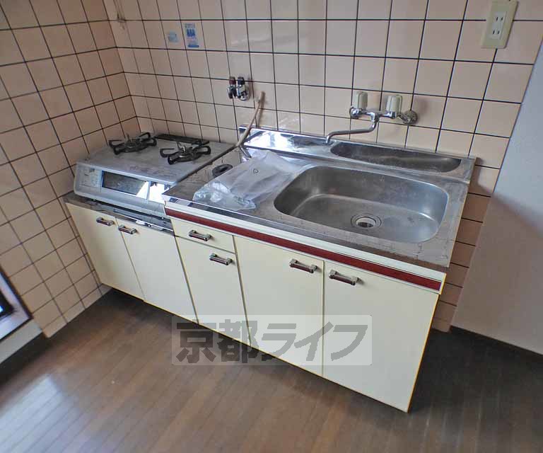 キッチン　ワイドなキッチンです。