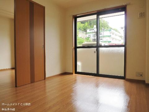 居室・リビング　室内