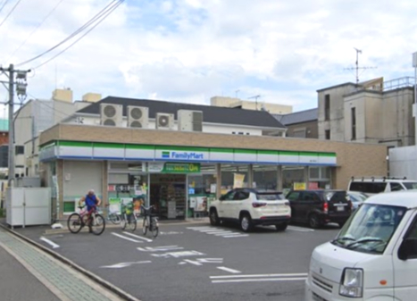 コンビニ　ファミリーマート 徳川町店（コンビニ）まで1024m