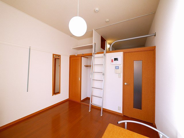 居室・リビング　明るい洋室です。