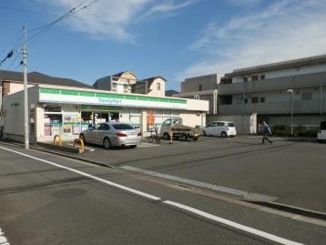 コンビニ　ファミリーマート関町北二丁目店（コンビニ）まで343m