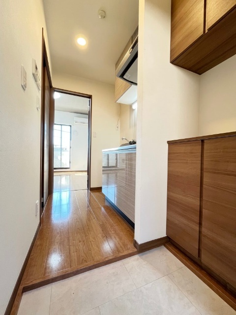 玄関　※他部屋参考写真