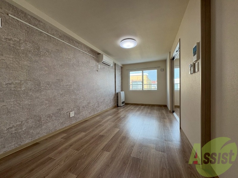 居室・リビング　広々としたリビングですね。使い勝手がよさそうですね！