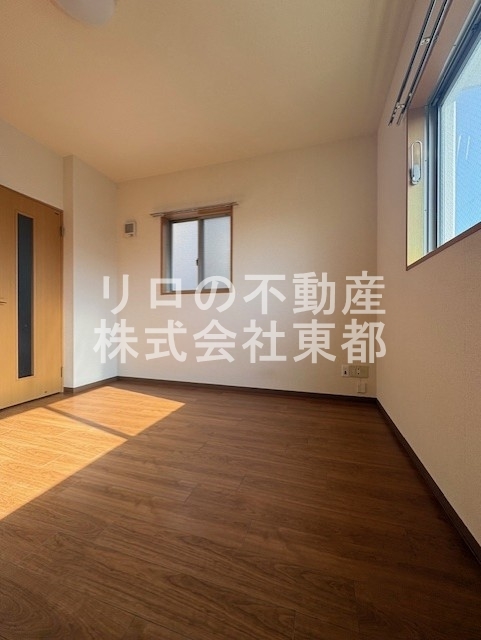 居室・リビング　２面採光なのでいつでも明るい空間です