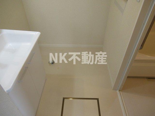 洗面設備　ゆったりとスペースのある洗面所