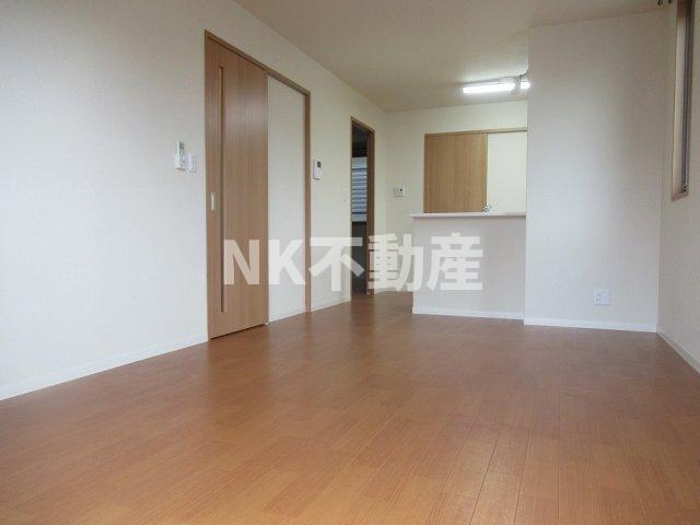 居室・リビング　こちらのリビングで趣味の時間をお楽しみください