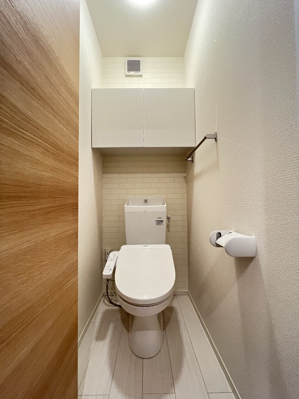 トイレ　同施工物件内装写真