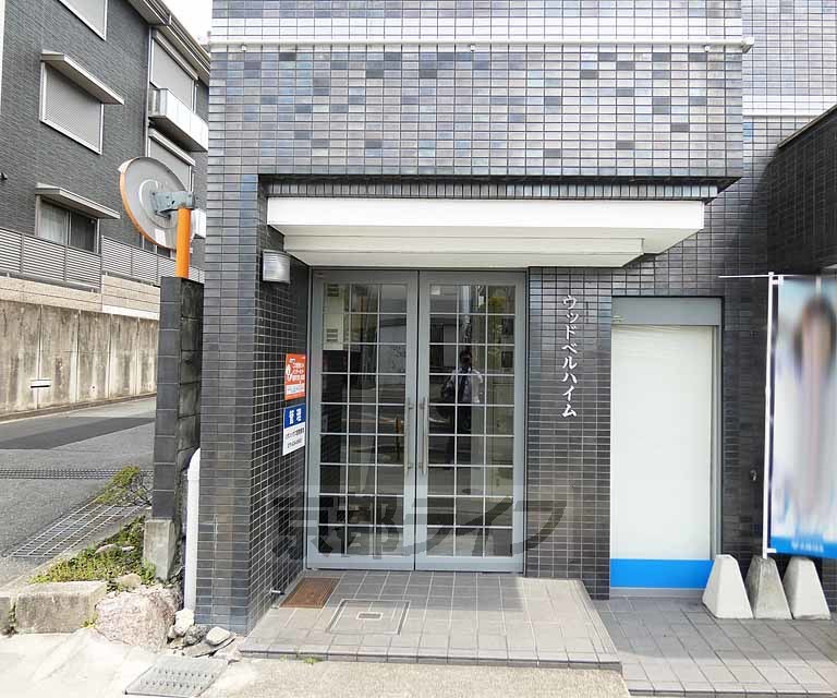 その他共有部分　建物入り口になります。