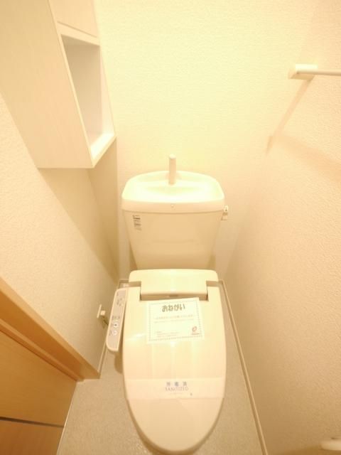 アルバータVIのトイレ写真