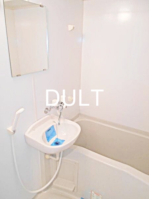 バス・シャワールーム　バスルームです。