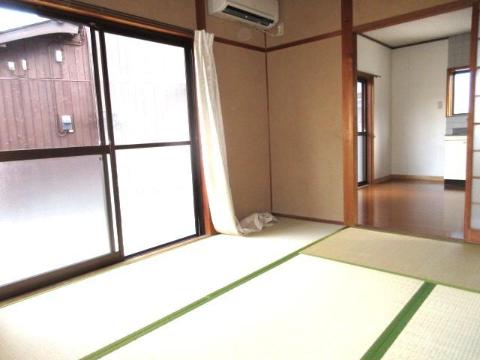 居室・リビング　室内