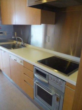 キッチン　別部屋参考写真です