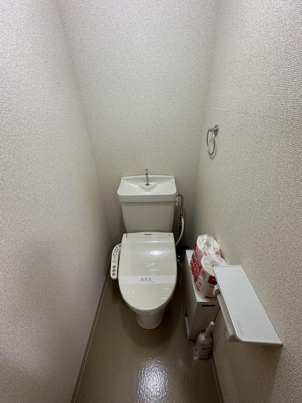 トイレ　温水洗浄暖房便座