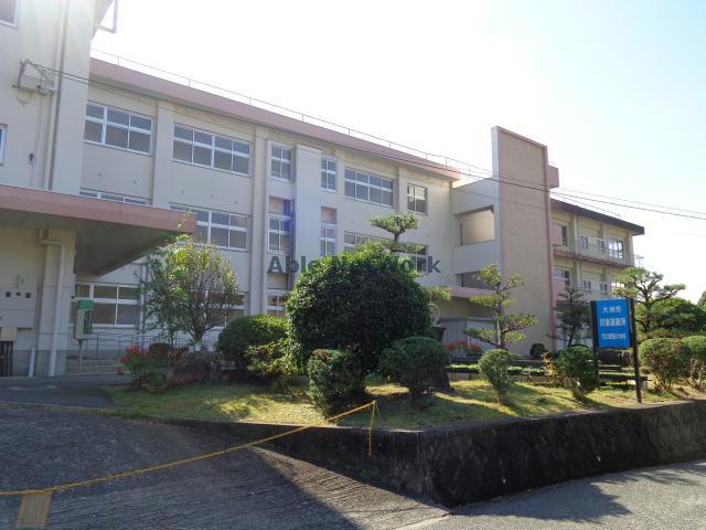 小学校　大洲市立菅田小学校（小学校）まで795m