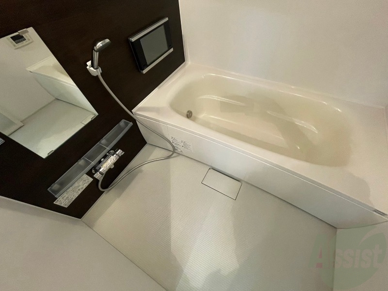 バス・シャワールーム　お風呂になります。一日の疲れを癒してくださいね。