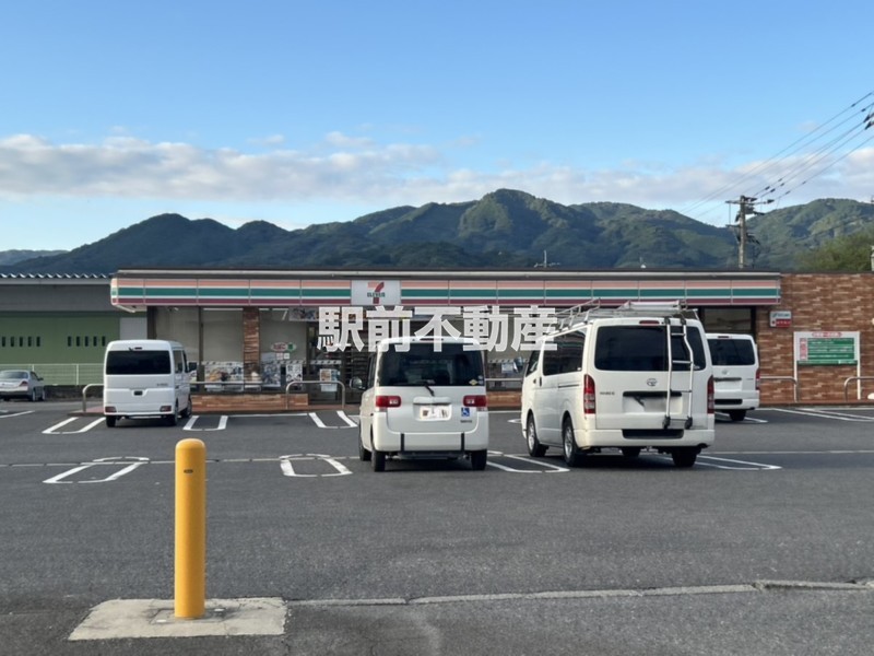 コンビニ　セブンイレブン神埼飯町店（コンビニ）まで600m