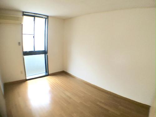 居室・リビング　居室（キッチン横）　エアコン有・照明無し