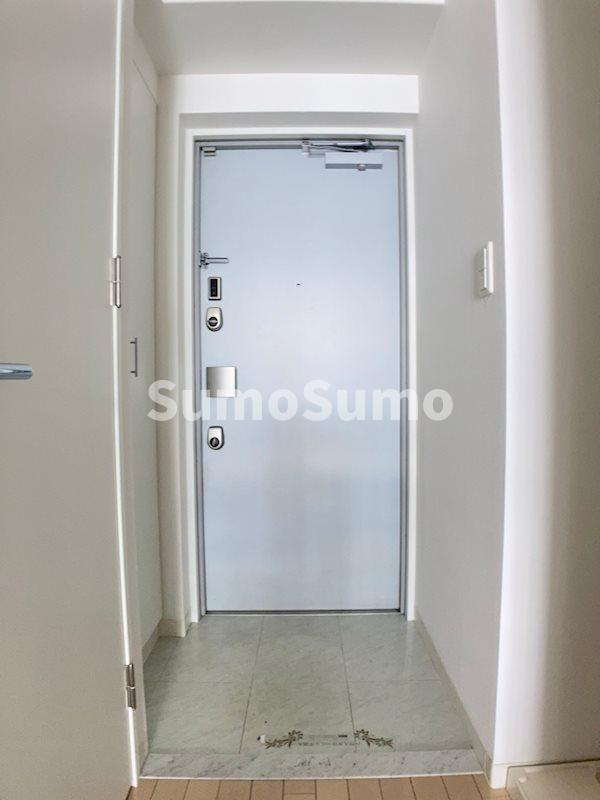 玄関　収納もある玄関です