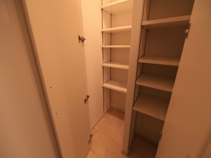 玄関　玄関　シューズボックス（収納充実してます）