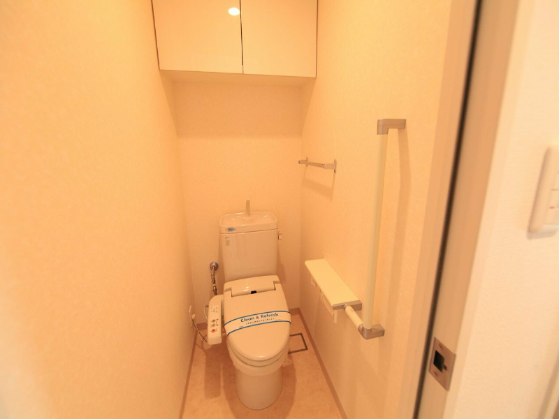 トイレ　温水洗浄暖房便座付トイレ