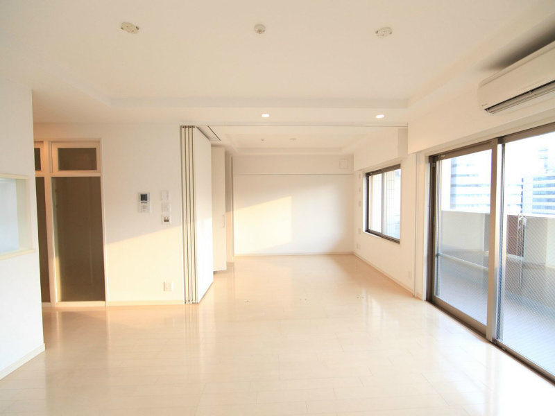 バルコニー　ＬＤＫ11.5帖　洋室6帖とつなげても仕切っても使えます