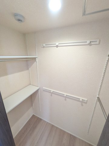 収納　※同タイプ間取り、別号室の写真です。現況優先になります。