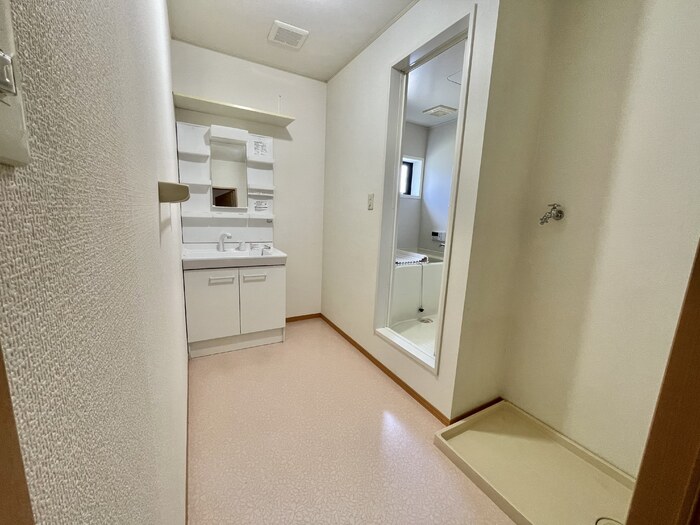 洗面設備　脱衣所、洗濯機置き場