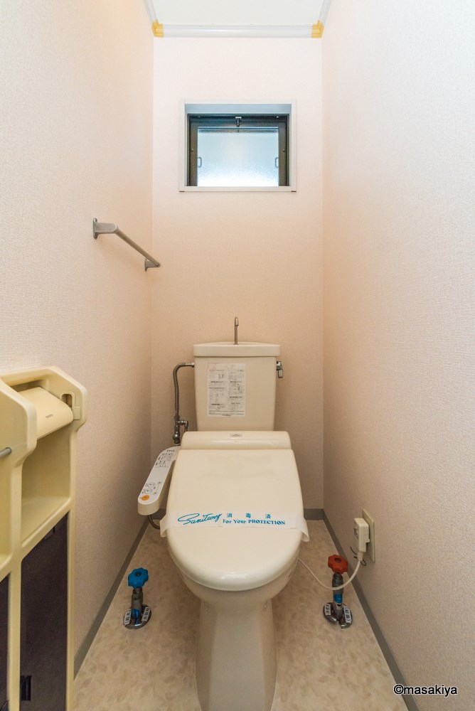 トイレ　トイレ　ウォシュレット付き