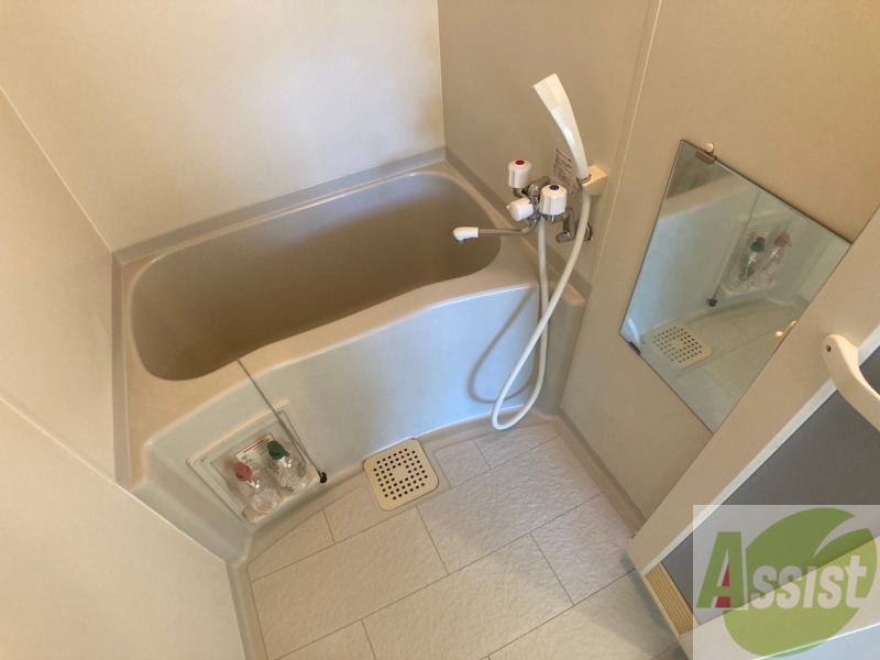 バス・シャワールーム　お風呂です。ゆっくりお風呂につかるのも体に良いですね～