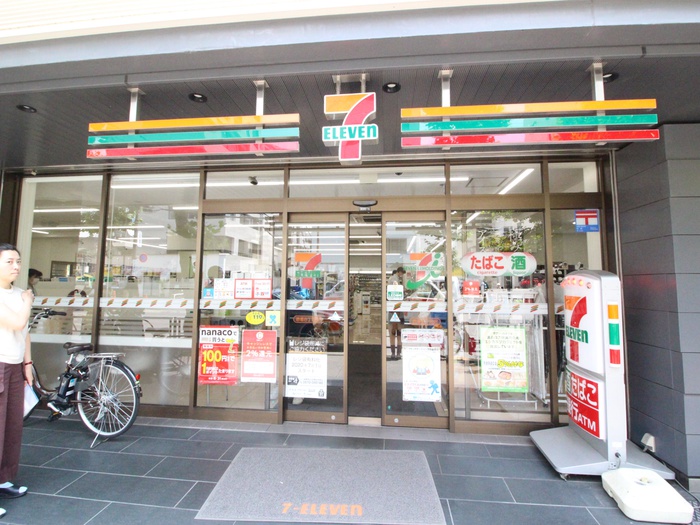 コンビニ　セブンイレブン　赤坂8丁目店（コンビニ）まで220m