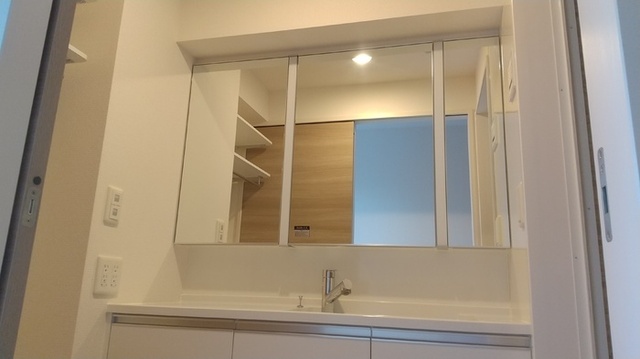 洗面設備　洗髪洗面化粧台