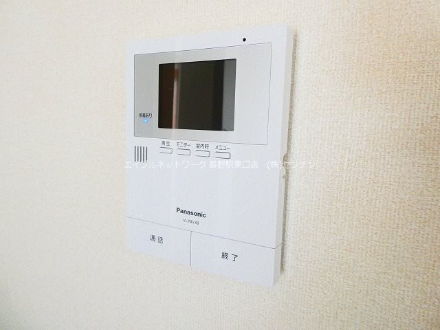 セキュリティ　写真は102号室です（反転してます）