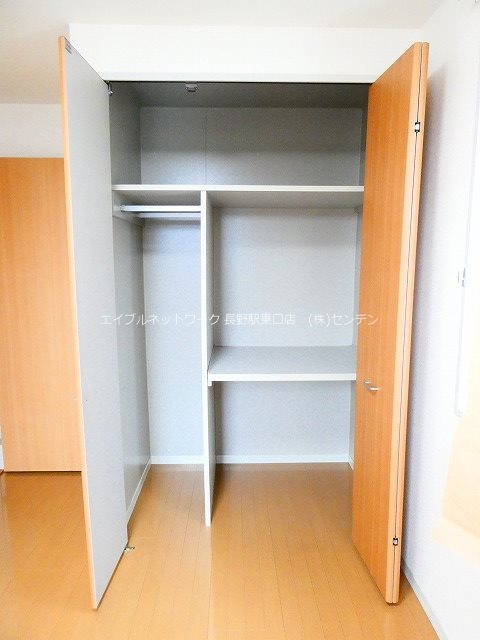 収納　写真は102号室です（反転してます）