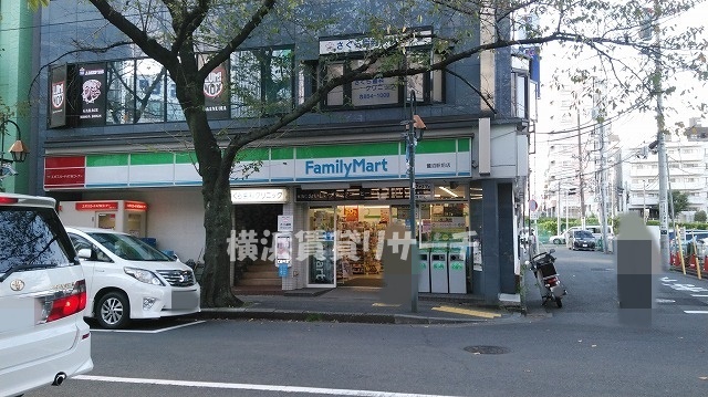 コンビニ　ファミリーマート 鷺沼駅前店（コンビニ）まで964m