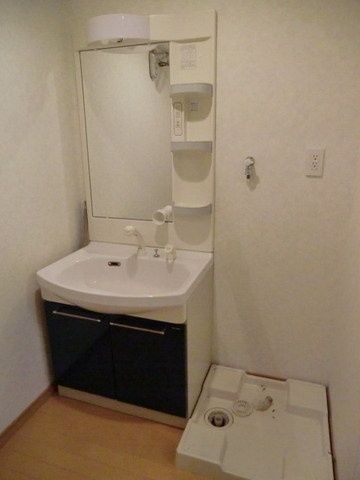 洗面設備　シャンプードレッサー付独立洗面台